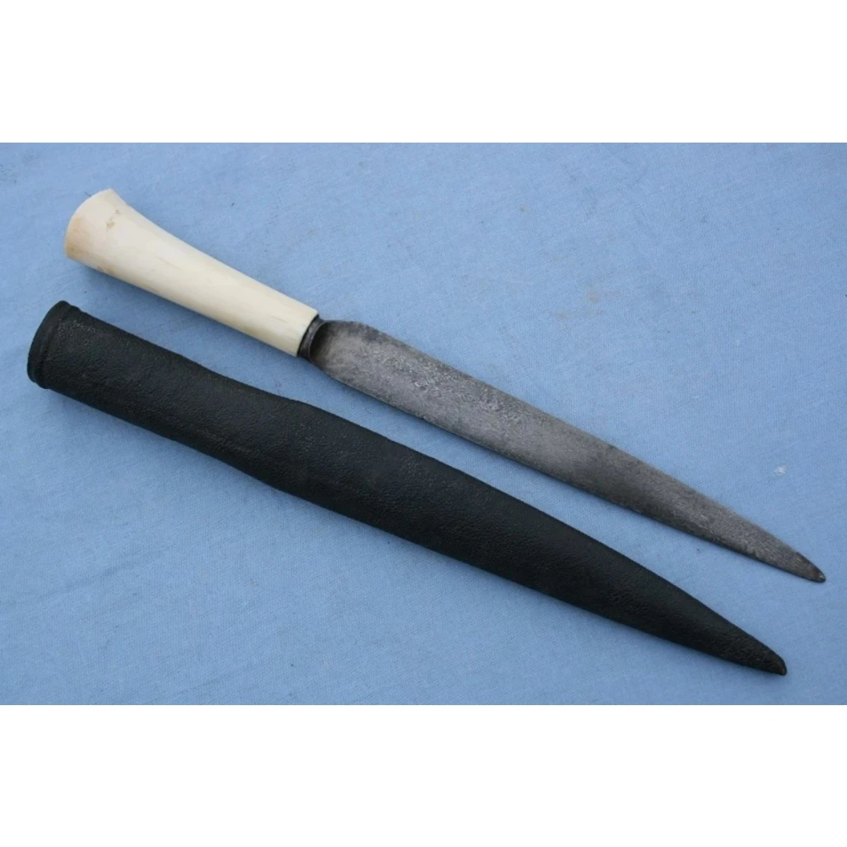 A Persian dagger kard