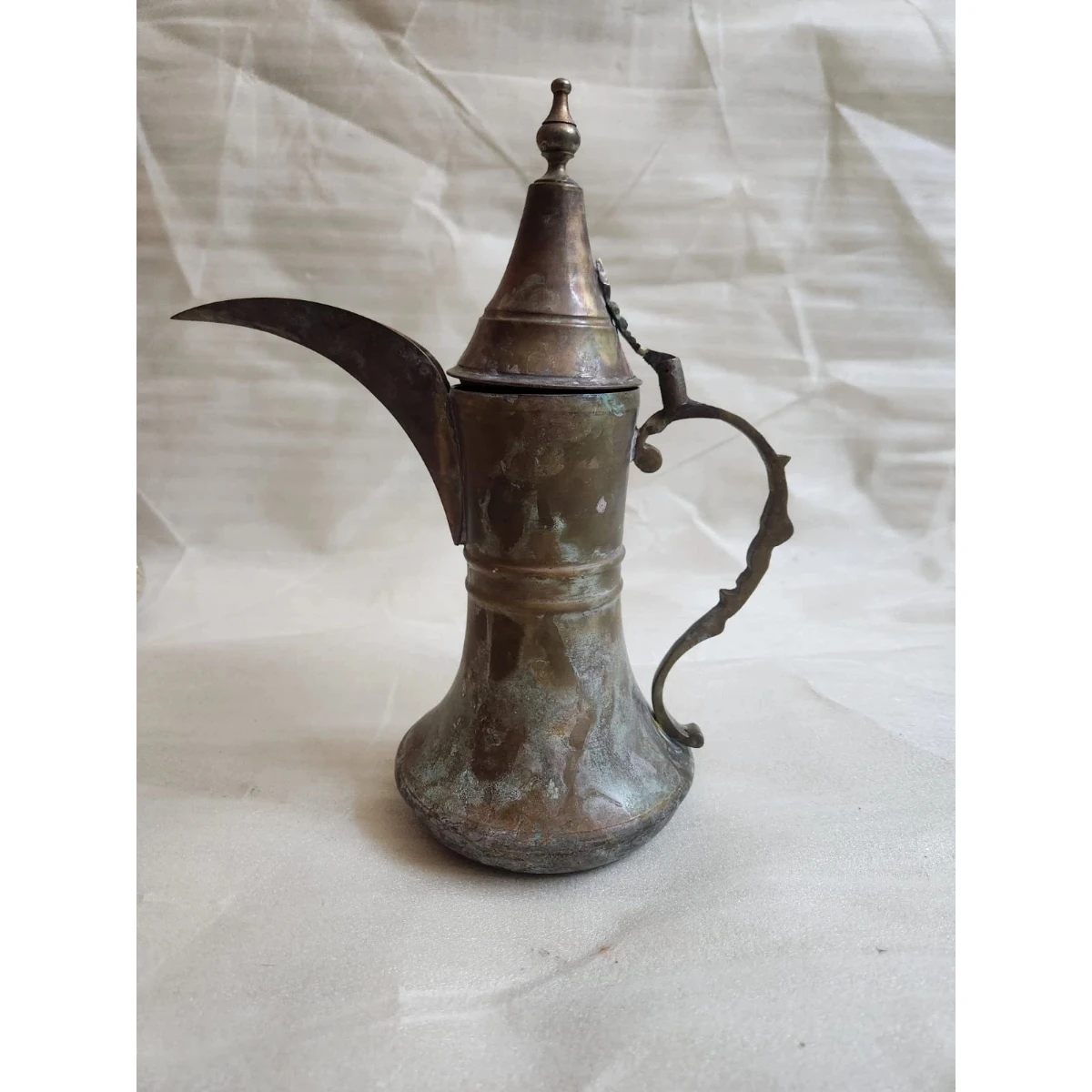 Flat bottomed Copper Arabic coffee dallah (ewer)