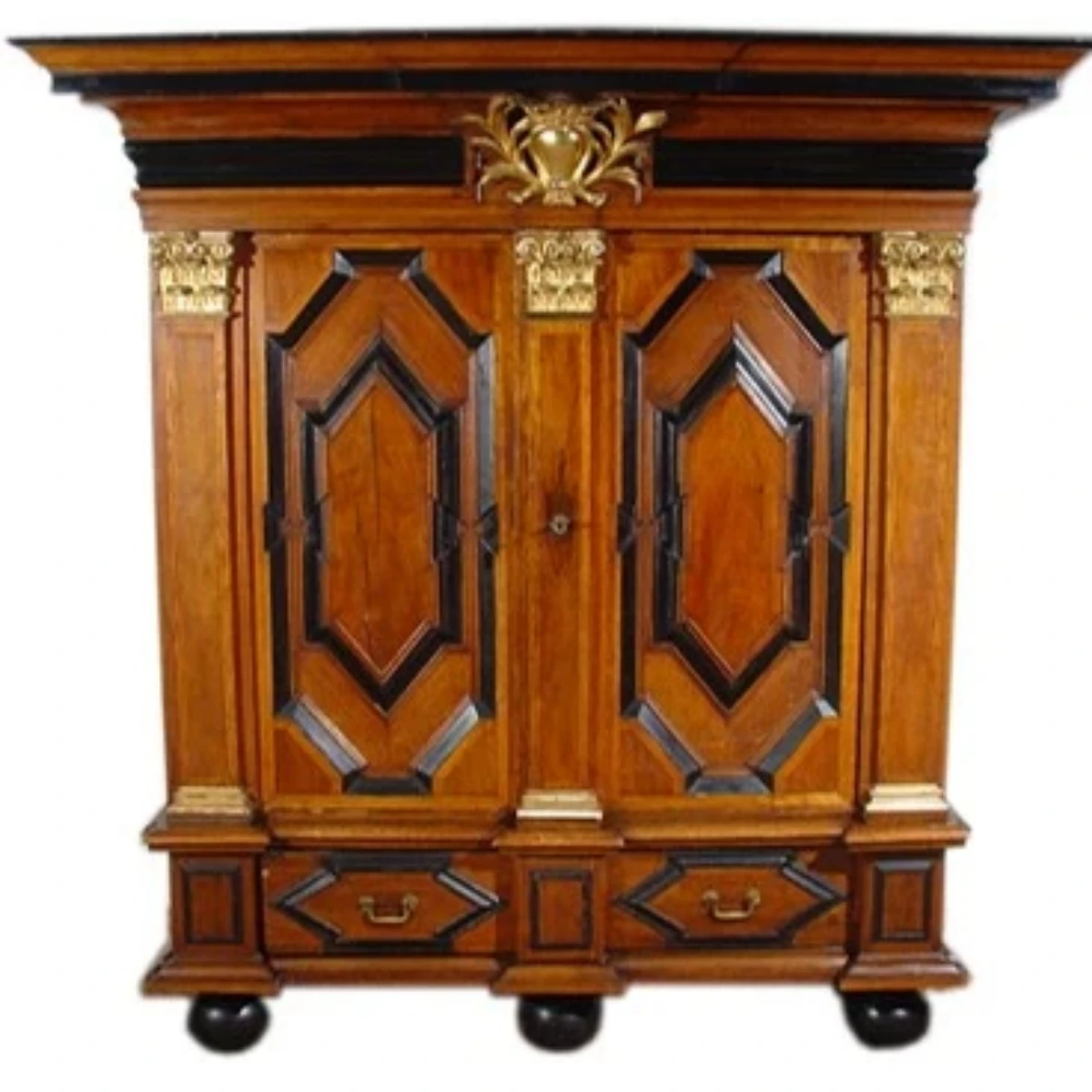 Superb cabinet with gilded capitals and coats of arms